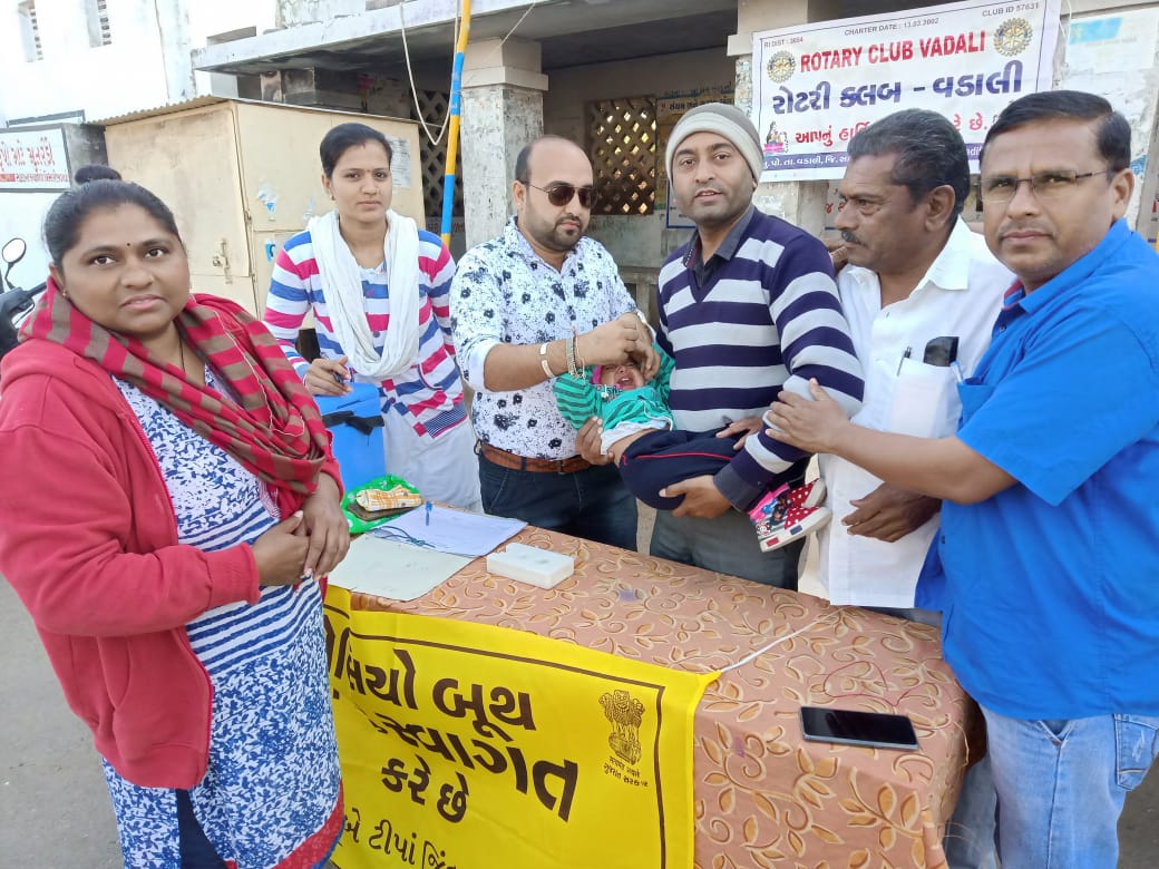 Polio drops were administered at the polio booth at the Rotary Pickup Stand on the occasion of National Immunization Day.